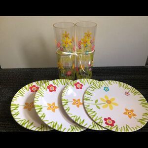🆕 (4) Floral Print Plates and Glasses Set 🌼🌺🌸